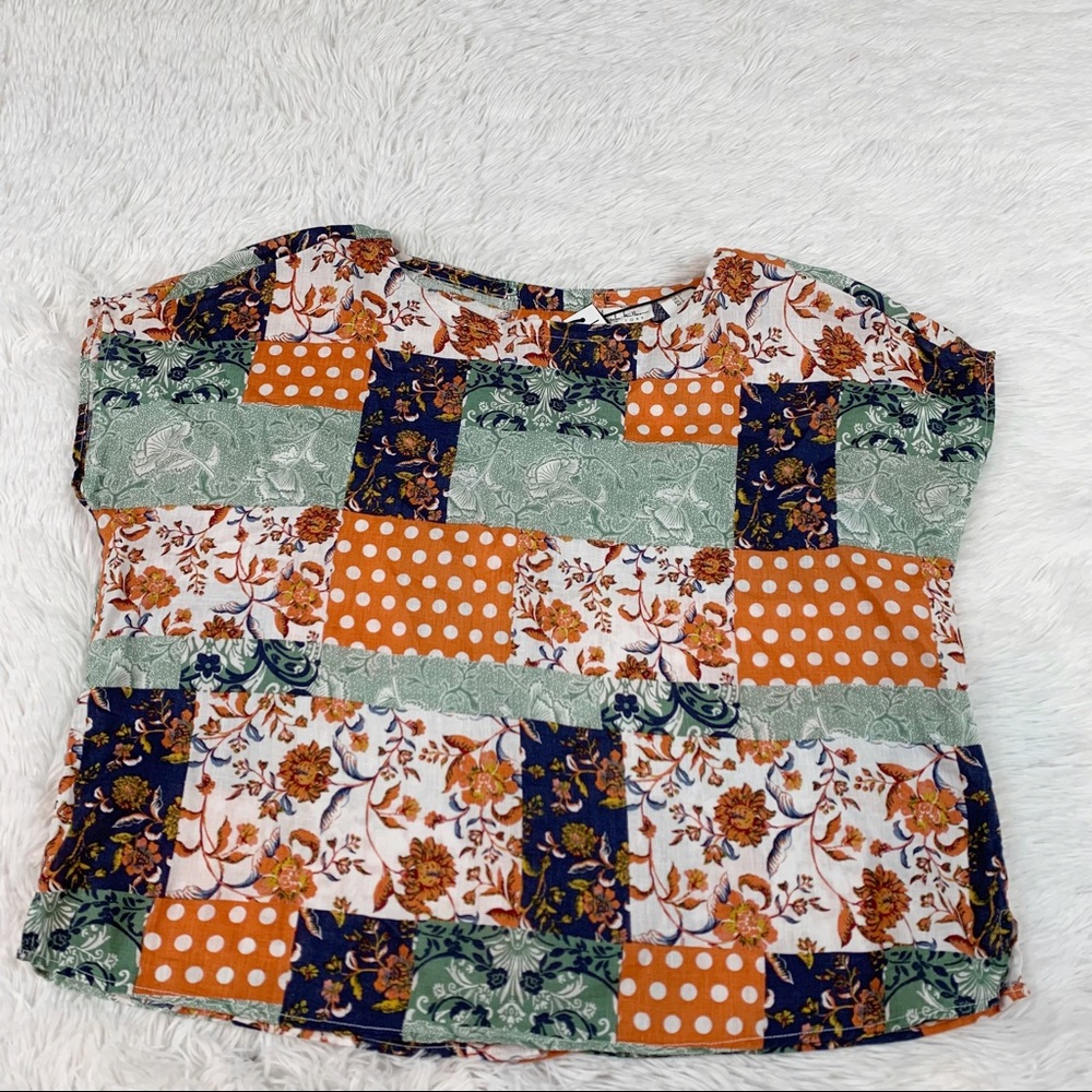 Nicole Miller short sleeve 100% linen boxy fit top floral‎ polka dot button back
